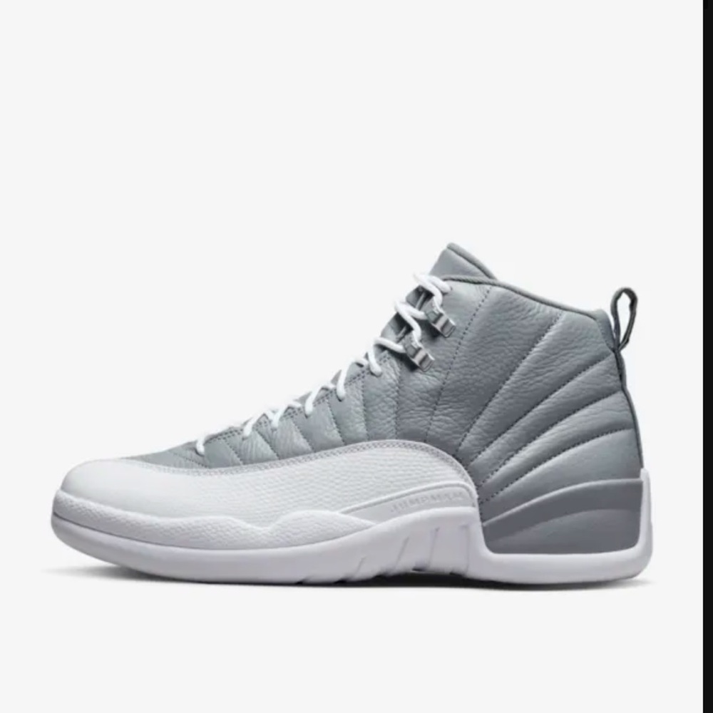 2022
Air Jordan 12 Retro 'Stealth